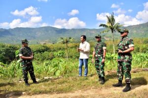 Danbrigif 9 Kostrad Dampingi Pangdivif 2 Kostrad Tinjau Kesiapan Lahan Ketahanan Pangan