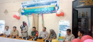 Kanit Binmas Polsek Johar Baru Menghadiri Pencangan PIN (Pekan Imunisasi Nasional) Polio Di Pos RW 01 Galur.