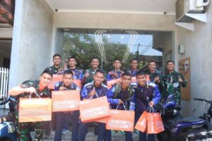 Danyonif 330 Kostrad Beri Suprise ke Tim Atletik, Borong Sepatu di Starting Lane Bandung