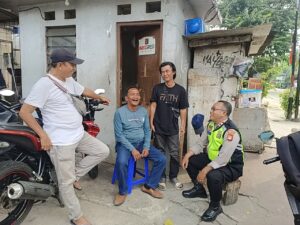 Aiptu Yuswanto Sampaikan Imbauan Kamtibmas Ke Komunitas Sopir Angkot