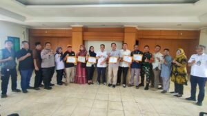 Penyampaian Hasil Penilaian Lomba Administrasi Kependudukan Dan Harkamtibmas RT RW Kelurahan Petamburan
