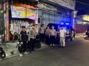Polsek Johar Baru, Melaksanakan Patroli Kewilayahan Antisipasi Gangguan Kamtibmas dan Tawuran Warga.