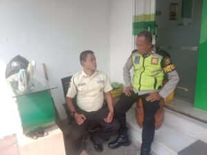 Kapolsubsektor Rawasari Patroli Dialogis Ke Security Kantor Pegadaian