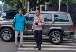 Imbauan Kamtibmas Juru Parkir Depan Kantor Bappenas