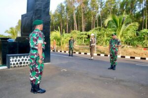 Kunjungan Pangkostrad ke Yonif 514 Kostrad dilanjutkan dengan Olahraga Bersama Prajurit