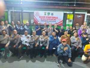 Polsek Metro Menteng Mengadakan Kegiatan Ngopi Kamtibmas Di Pos Satkamling Wilayah RW.09 Kelurahan Kebon Sirih
