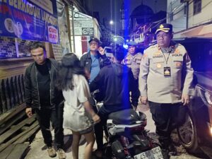 Polsek Cilincing Gelar Patroli Gabungan Tiga Pilar antisipasi Aksi Tawuran, dan Kejahatan Jalanan di malam Minggu hingga Senin dini hari.