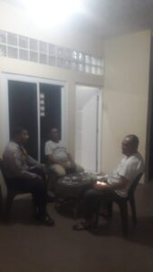 Bhabinkamtibmas Polsek Johar Baru Diskusi Kamtibmas Dengan Tokoh Masyarakat