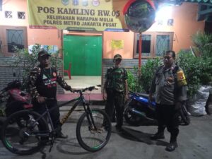 Bhabinkamtibmas Kelurahan Harapan Mulia melaksanakan kegiatan Sambang dan Patroli Dialogis