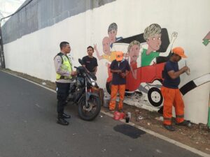 Patroli Wilayah Aipda Wisnu Saputra Sampaikan Imbauan Ke Petugas PPSU