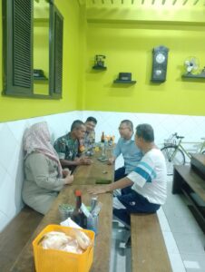 Tiga Pilar Patroli Bersama Di Pemukiman Warga RW 05 Kelurahan Kebon Kacang