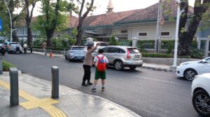 Pelayanan Aipda Sudargo dan Aipda Dion Kepada Warga Masyarakat Selasa Pagi