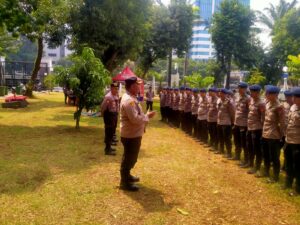 Kapolsek Johar Baru Pimpin Apel Kesiapan Pengamanan Rencana Unjuk Rasa Di Gedung DPR / MPR RI