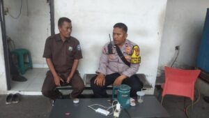 Bhabinkamtibmas Kelurahan Gunung Sahari Selatan Melaksanakan Kegiatan Patroli dan Sambang Dialogis