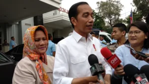 Jokowi Atur Penyediaan Alat Kontrasepsi untuk Siswa dan Remaja