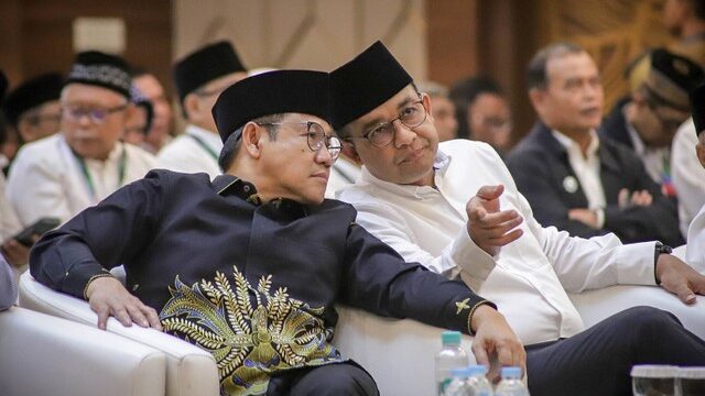 Paslon Capres-cawapres nomor urut 1, Anies Baswedan dan Muhaimin Iskandar alias Cak Imin, pada acara Deklarasi Dukungan Keluarga Besar HMI kepada Anies-Cak Imin, di Lippo Kuningan, Jakarta Selatan, Rabu (27/12/2023).