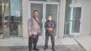 Bhabinkamtibmas Kelurahan Gunung Sahari Selatan Melaksanakan Kegiatan Patroli dan Sambang Dialogis