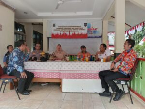 Rapat Koordinasi Kamtibmas Tiga Pilar dan Penataan Kawasan Unggulan Kelurahan Kampung Rawa
