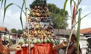 Aneka Gunungan Desa Bojongnangka Sambut Bulan Muharram Dan HUT RI ke-79 