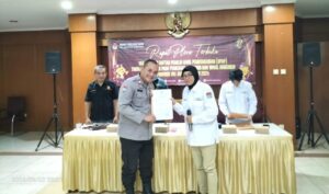 Rapat Pleno Terbuka Rekapitulasi DPHP Kelurahan Menteng Pemilihan Gubernur Dan Wakil Gubenur Provinsi DKI Jakarta