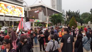 Bhabinkamtibmas Kelurahan Gondangdia Berikan Pelayanan Aksi Unjuk Rasa