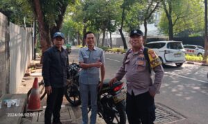 Unit Binmas Polsek Metro Menteng Melaksanakan Kegiatan Sambang Dan Patroli Dialogis