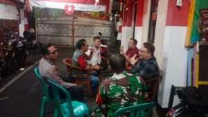 Sinergitas Tiga Pilar, Patroli Kewilayahan Sambang Ke Pos Sekretariat RW 07