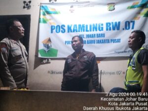 Patroli Wilayah Pagi Hari Bhabinkamtibmas Johar Baru Sambangi Pos Kamling RW 07