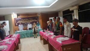 Bhabinkamtibmas Kelurahan Kampung Rawa Menghadiri Rapat Pleno Terbuka Rekapitulasi DPHP Kelurahan Kampung Rawa Pemilihan Gubernur Dan Wakil Gubenur Provinsi DKI Jakarta Tahun 2024