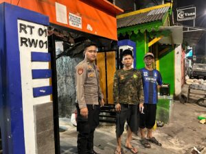 Adi Sumarmo Anggota Patroli Polsek Johar Baru Patroli Dialogis Berikan Imbauan Kepada Warga