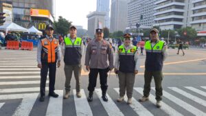 Kapolsubsektor Sarinah Bersama Tiga Pilar Mengamankan Giat Car Free Day Sarinah