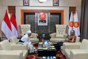 HEBOH ! Sekertaris Umum MUI Kab, Sukabumi Nampak Nya Dapat Mandat Dari PKS Untuk Maju Pilkada