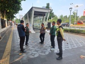 Bhabinkamtibmas Kelurahan Gelora Melaksanakan Kunjungan Ke MRT Istora Mandiri