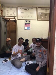 Patroli Dialogis Anggota Patroli Polsek Johar Baru Sambang Ke Pos Sekretariat RT, RW 03 Kampung Rawa