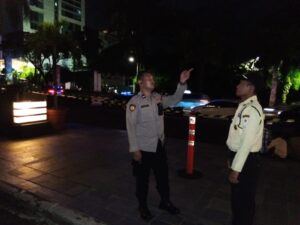 Patko Polsek Metro Tanah Abang Patroli Dialogis Sepanjang Jalan Asia Afrika Dan Imbauan Kamtibmas Di Mall Plaza Senayan