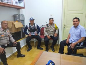 Bhabinkamtibamas Imbau Warga Dengan Bertemu Tokoh Masyarakat