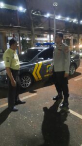 Patroli Unit Sabhara Polsek Metro Tanah Abang Patroli Dialogis Dini Hari Dan Strong Point Gedung Kemendikbud Dan Ristek RI