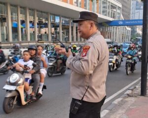 Pemantauan Aktifitas Pagi Hari Masyarakat Melintas Jalan MH Thamrin