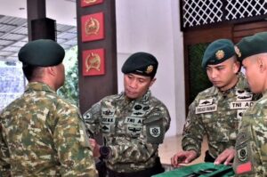 Penyerahan Jabatan dan Tradisi Pelepasan Dandenma Brigif 9 Kostrad