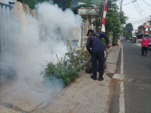 Unit Binmas Bersama Lurah Patroli Wilayah Monitoring Fogging