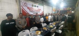 Kapolsek Metro Menteng “Ngopi Kamtibmas” Bersama Warga Pos RW 03 Kelurahan Kebon Sirih
