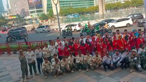 Polsek Metro Menteng Melaksanakan Upacara Bendera Merah Putih Dalam Rangka Bulan Kebangsaan
