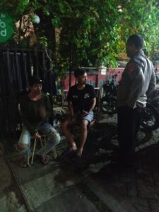 Patroli 1053 Polsek Metro Tanah Abang Patroli Dini Hari Dan Sambangi Juru Parkir Hotel Alamanda