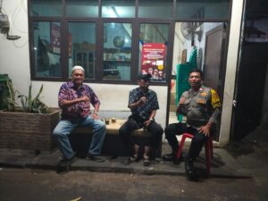 Patroli Dialogis Bhabinkamtibmas Kelurahan Galur Sambang Tokoh Masyarakat