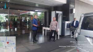 Patroli 1052 Polsek Metro Tanah Abang Patroli Siang Hari Dan Sambang Petugas Keamanan Hotel Shangrilla