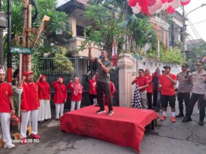 Danramil Matraman Bersama Kapolsek dan Camat Lepas Gerak Jalan Menyambut HUT Kemerdekaan Republik Indonesia Ke-79