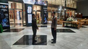 Patroli 1053 Polsek Metro Tanah Abang Patroli Malam Hari Dan Sambangi Petugas Keamanan JCC Senayan