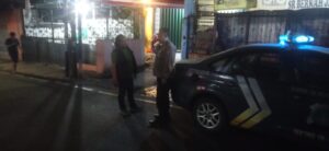 Patroli 1051 Polsek Metro Tanah Abang Patroli Dini Hari Dan Sambangi Petugas Keamanan RW 12
