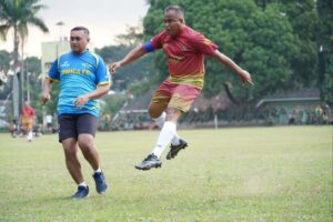 Di Medan Tempur Kita Jago, Di Lapangan Sepak Bola Kita Juara !!!