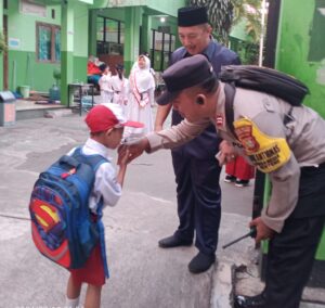 Patroli Pagi Hari Murid SDN 03 Pagi Masuk Sekolah
